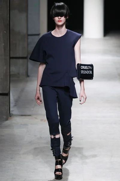 Look 17